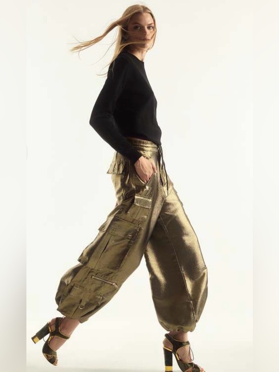 Cynthia Rowley Pants - Cynthia Rowley Metallic Cargo Pants in a Black and Gold Size Large
